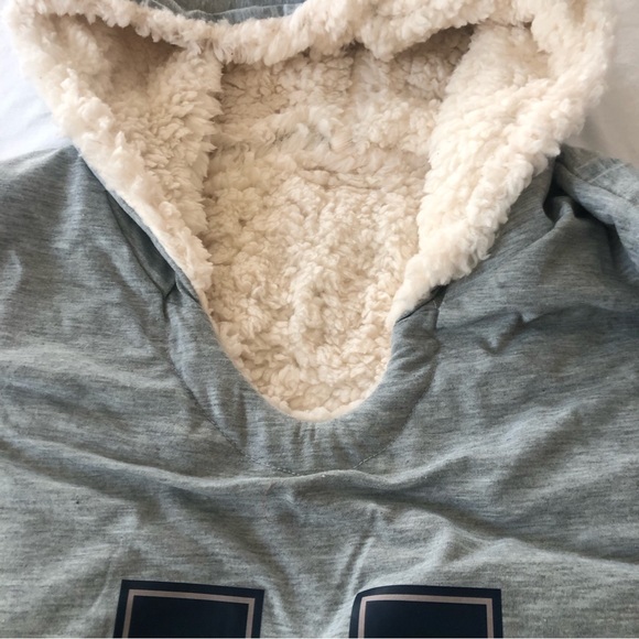 NWT Utah State Aggies Team, Oversized Reversible Hoodeez Sweatshirt - Picture 4 of 13